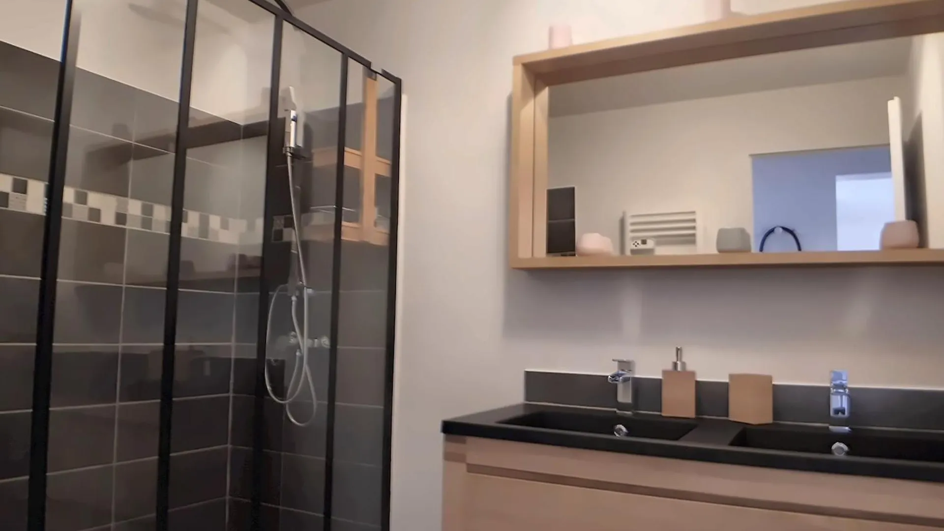 Appartement 7 Pers. Avec Terrasse Aux Saintes-Maries - Fr-1-475-172